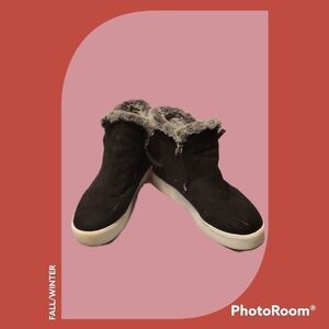 EUC Soda Black suede,  faux fur zip up wedges, size 10